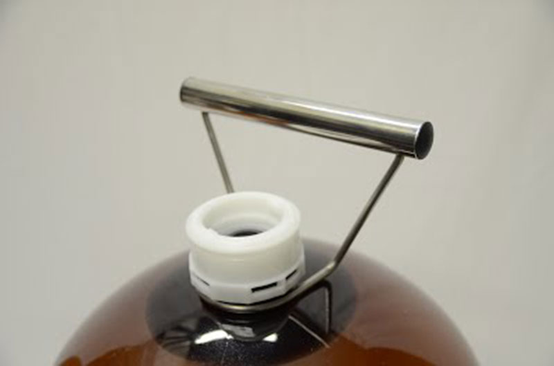 Lifting-handle-on-keg